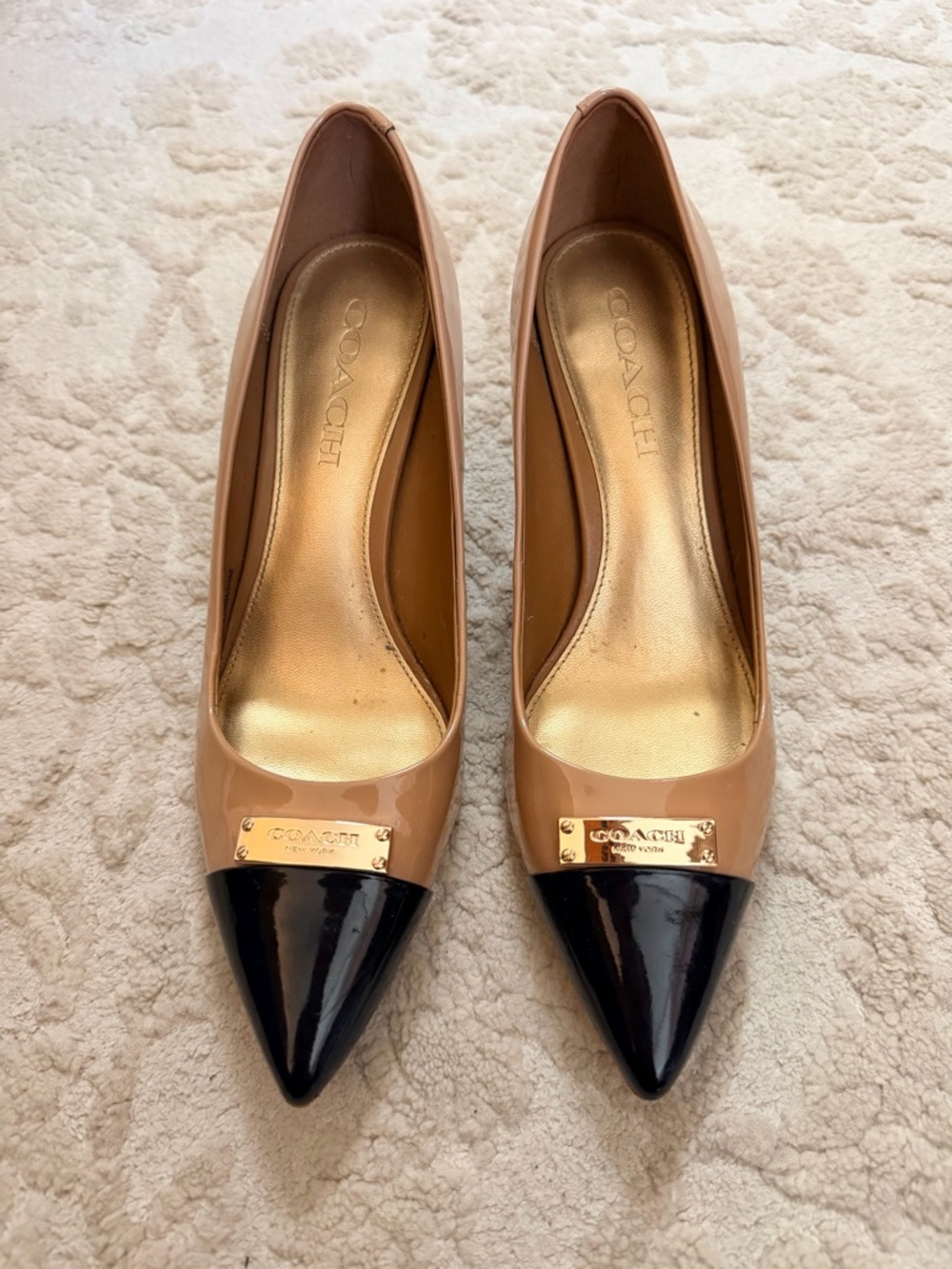 COACH Women’s Two-Tone Pointed Toe Pumps in Nude and Black Size 7.5